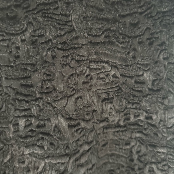 VINTAGE 90’s/Y2K faux Persian shearling BEBE 
Coat size Small
Satin lined 
EUC - Picture 14 of 14